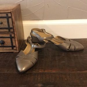 T-Straps in Bronze Hue